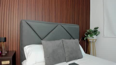 mollylove_ online show from 03/18/26, 07:06