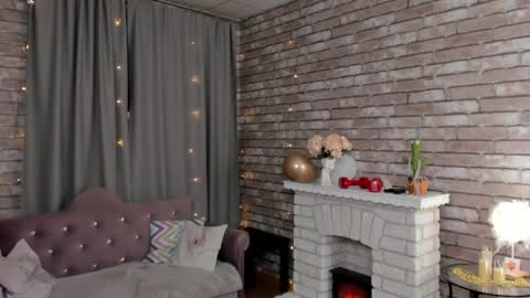 hi im Molly heregreat boobs big heart  warm pussy  online show from 03/31/26, 12:23