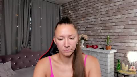 Snapshot of mollynay chatting on 07/18/26, 12:37 hi im Molly heregreat boobs big heart warm pussy online show from 07/18/26, 12:37