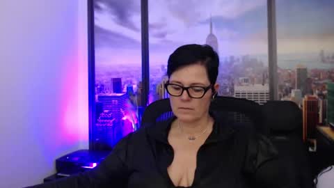 Snapshot of mollysun chatting on 12/14/24, 05:25 MollySun Nina Randmann online show from 12/14/24, 05:25