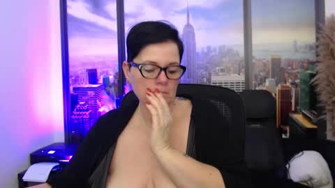 Snapshot of mollysun chatting on 01/20/25, 06:32 MollySun Nina Randmann online show from 01/20/25, 06:32