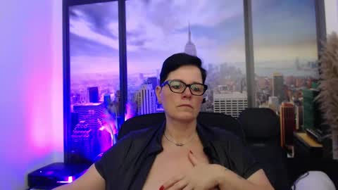 Snapshot of mollysun chatting on 02/15/25, 07:28 MollySun Nina Randmann online show from 02/15/25, 07:28