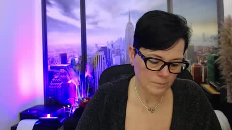 Snapshot of mollysun chatting on 03/11/25, 07:25 MollySun Nina Randmann online show from 03/11/25, 07:25