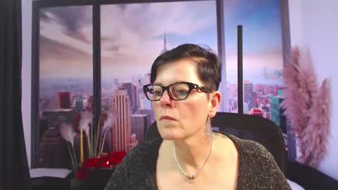 Snapshot of mollysun chatting on 10/16/25, 04:30 MollySun Nina Randmann online show from 10/16/25, 04:30