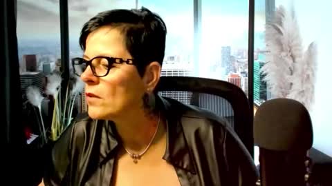 Snapshot of mollysun chatting on 11/06/25, 05:03 MollySun Nina Randmann online show from 11/06/25, 05:03