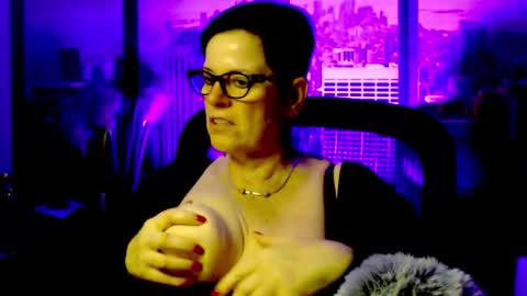 Snapshot of mollysun chatting on 11/25/25, 07:25 MollySun Nina Randmann online show from 11/25/25, 07:25