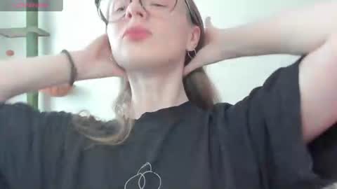 mollytucker online show from 07/17/26, 02:34