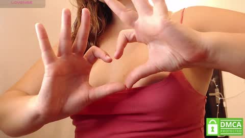 Snapshot of mollywayne chatting on 01/06/25, 04:44 Molly Join my social networks online show from 01/06/25, 04:44