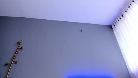 Snapshot of mollyybloom chatting on 02/01/25, 04:00 Molly online show from 02/01/25, 04:00