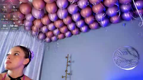 Snapshot of mollyybloom chatting on 02/27/25, 10:20 Molly online show from 02/27/25, 10:20