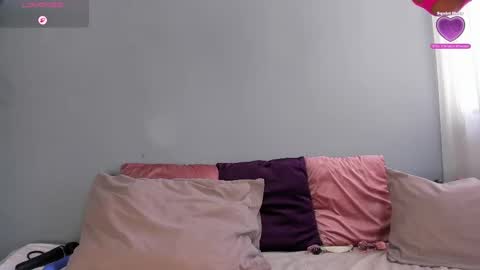 Snapshot of mollyybloom chatting on 10/09/25, 05:22 Molly online show from 10/09/25, 05:22