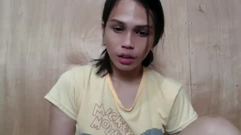 Snapshot of momi_khem019 chatting on 03/01/25, 01:29 MOMIKHEM online show from 03/01/25, 01:29