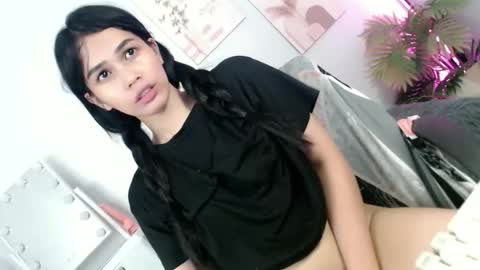 MOMIKHEM online show from 05/24/26, 07:35