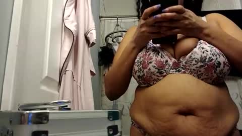 Mommy bubbles online show from 01/06/25, 12:16