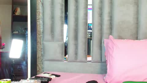  DINAH  online show from 12/14/25, 07:29