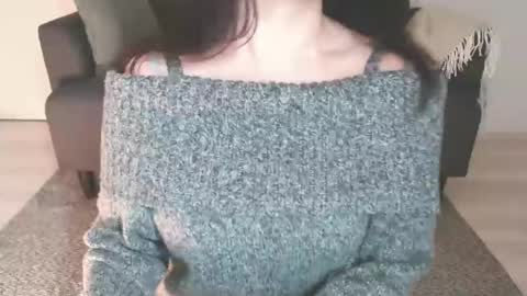 Snapshot of momo612238 chatting on 12/13/24, 11:17 Momo online show from 12/13/24, 11:17