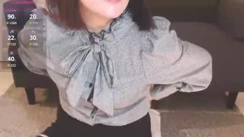 Momo online show from 12/15/25, 11:53