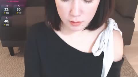 Momo online show from 04/11/26, 10:30