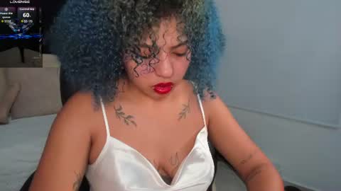 Snapshot of momo_ayasse chatting on 06/27/26, 01:17 Momo online show from 06/27/26, 01:17