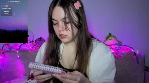 Momo online show from 04/09/26, 11:26