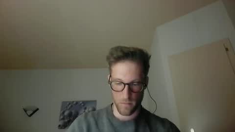 moms_little_monster online show from 12/15/24, 09:20