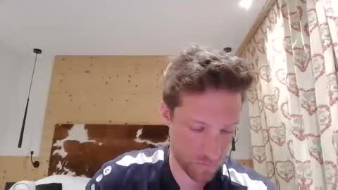 moms_little_monster online show from 11/17/25, 03:07