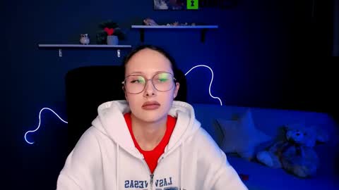 Snapshot of mona_cloud chatting on 03/05/25, 12:44 Mona online show from 03/05/25, 12:44