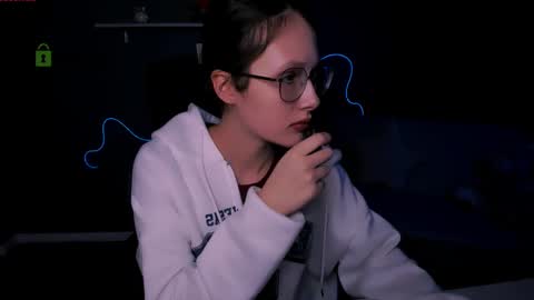 Snapshot of mona_cloud chatting on 03/07/25, 03:39 Mona online show from 03/07/25, 03:39