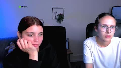 Snapshot of mona_cloud chatting on 09/12/25, 07:25 Mona online show from 09/12/25, 07:25