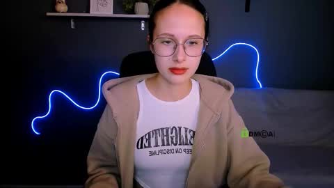 Snapshot of mona_cloud chatting on 09/24/25, 07:39 Mona online show from 09/24/25, 07:39