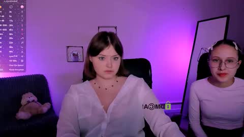 Snapshot of mona_cloud chatting on 09/29/25, 07:40 Mona online show from 09/29/25, 07:40