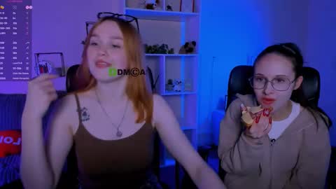 Snapshot of mona_cloud chatting on 10/08/25, 07:22 Mona online show from 10/08/25, 07:22