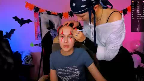 Snapshot of mona_cloud chatting on 10/23/25, 07:12 Mona online show from 10/23/25, 07:12