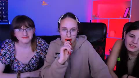 Snapshot of mona_cloud chatting on 11/05/25, 08:09 Mona online show from 11/05/25, 08:09