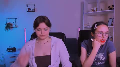 Snapshot of mona_cloud chatting on 11/09/25, 08:07 Mona online show from 11/09/25, 08:07