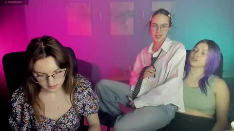 Mona  online show from 02/19/26, 08:27