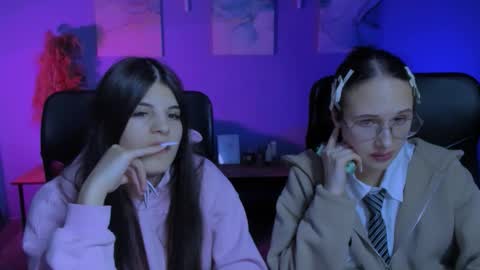 Mona  online show from 03/27/26, 08:19