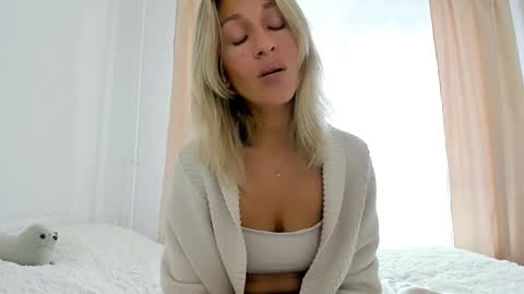 Mona online show from 09/12/25, 07:19