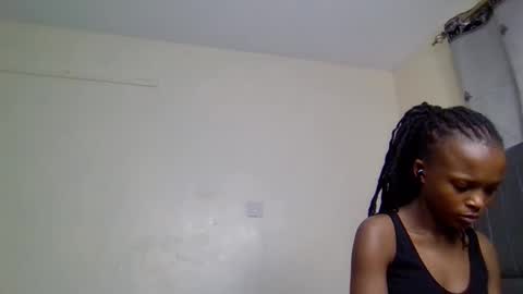 Mona online show from 09/15/25, 01:16