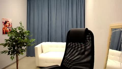 Mona online show from 05/27/26, 11:07