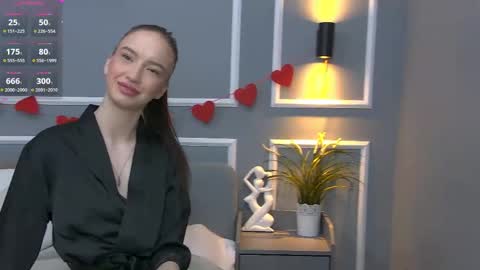 MonaHicks online show from 04/13/26, 06:57