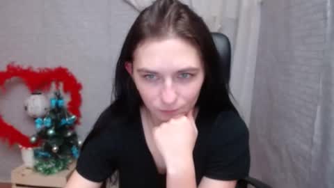 Snapshot of monakali chatting on 12/23/24, 10:10 monakali online show from 12/23/24, 10:10