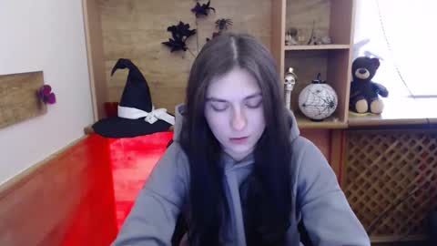 Snapshot of monakali chatting on 11/12/25, 10:26 monakali online show from 11/12/25, 10:26