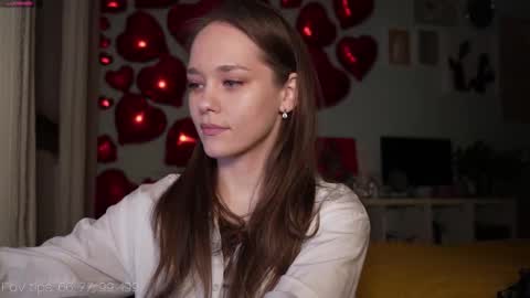 Snapshot of moni_carroll chatting on 03/06/25, 04:17 Monia Help me get 20000 subscribers online show from 03/06/25, 04:17