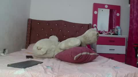 Snapshot of monica631590 chatting on 09/20/25, 03:29 Monica online show from 09/20/25, 03:29