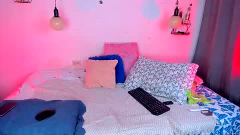 aleja      independent model       online show from 06/25/26, 03:27