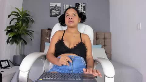 monica_robles_ online show from 04/07/26, 08:09