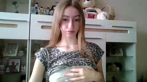 Monica online show from 11/23/25, 11:54