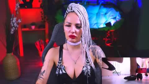 Monika online show from 02/11/25, 07:05