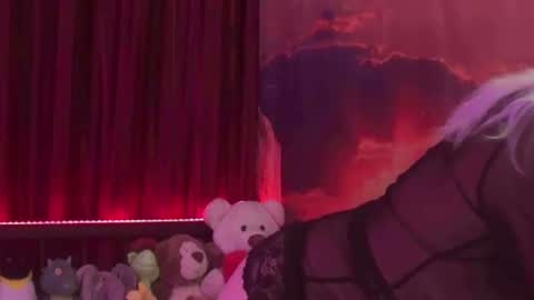 Monika    online show from 12/07/24, 02:53